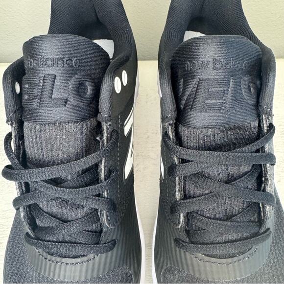 NWOT New Balance Fresh Foam Velo V3 Softball Cleats Women Size 6 - Picture 4 of 12